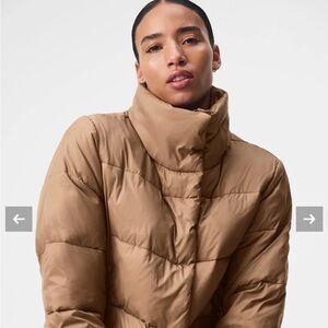 Alo Yoga Gold Rush Puffer, women’s size XS puffer, toasted almond color